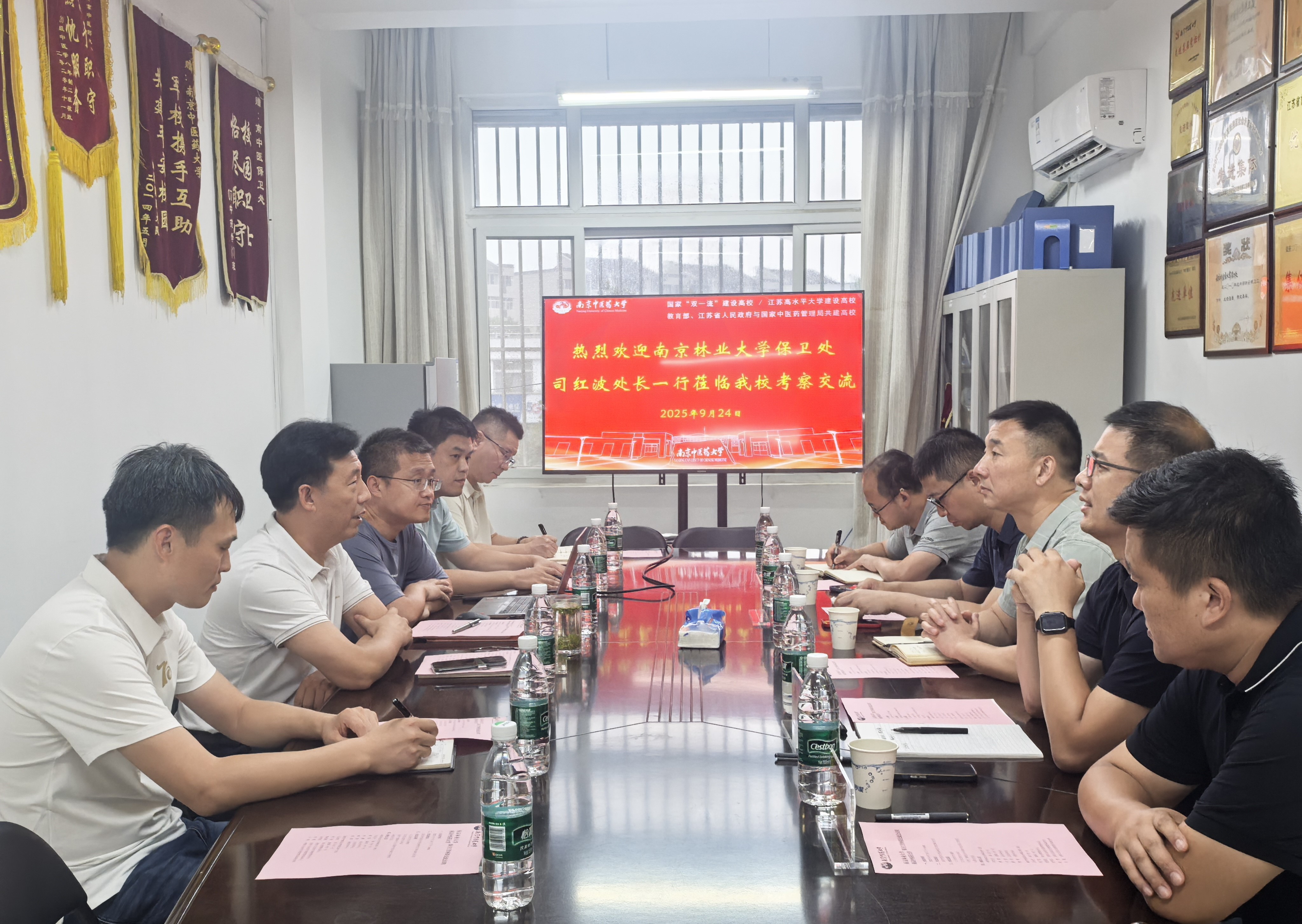 fdb26a89-8f91-40fc-a7f4-3c2da63759d2